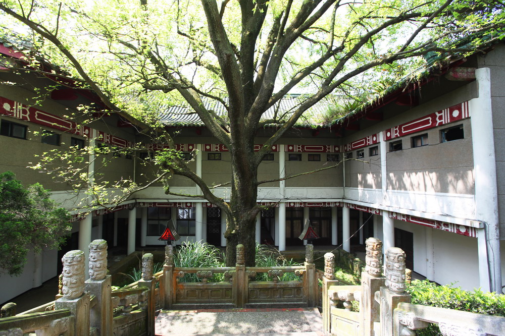 青邨國建館